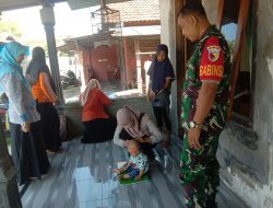 Wujudkan Balita Sehat, Babinsa Koramil Baron Dampingi Pelaksanaan Posyandu Di Desa Binaan