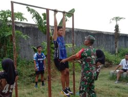 Peduli Masa Depan Warga Babinsa Koramil 0810/06 Kertosono Latih Fisik Dan Mental Remaja Desa Binaan