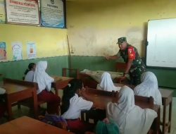 Babinsa Rejoso Masuk Sekolah Kenalkan Profesi Tni Dan Pentingnya Bela Negara