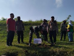 Guna Lestarikan Lingkungan Babinsa Patianrowo Ikut Serta Menanam Pohon Di Desa Binaan,