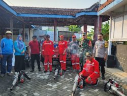 Cegah Demam Berdarah, Desa Banaran Wetan Lakukan Fogging Di Perumahan Penduduk