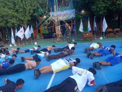 Babinsa Koramil 0810/04 Berbek Berikan Materi Senam Pagi Kepada Siswa Siswi Gastra Di SMAN 1 Berbek