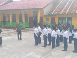 Anggota Kodim 1621/TTS Praka Ahmad Jumadi Berikan Materi Bela Negara Dan PBB Kepada Siswa Siswi MTS Al ikhlas So’e Pada (Matsama) Tahun 2024