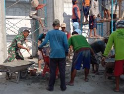 Membaur Bersama Masyarakat Babinsa Koramil 02/Bagor Kerja Bakti Bangun Masjid
