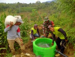 Babinsa Dampingi Pemanfaatan Program Pipanisasi Di Desa Klodan Kecamatan Ngetos Kabupaten Nganjuk