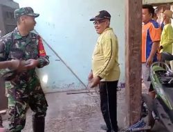 Babinsa Koramil 0810/03 Loceret Melaksanakan Kegiatan Kerja Bakti Merenovasi Rumah Warga Binaan