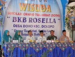 Anggota Koramil Dolopo Hadiri Wisuda Sekolah Orang Tua Hebat