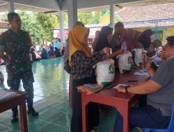 Pastikan Tepat Sasaran, Pendampingan Penyaluran Bantuan Pangan Dilakukan oleh Babinsa Sidorejo