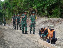 Dansatgas TMMD 124 Kodim 0810/Nganjuk Dampingi Tim Wasev Tinjau Sasaran TMMD di Desa Sumbermiri Kec. Lengkong