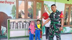 Babinsa Koramil 0810/03 loceret Dampingi Pendistribusian Makan Bergizi Ke Sekolah