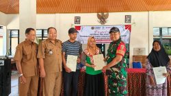 Babinsa Koramil 0810/15 Rejoso Dampingi Penyerahan Sertifikat Tanah Program PTSL di Desa Musir Lor