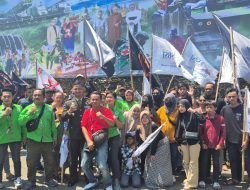 Ribuan Warga Nganjuk Gerudug Kodim 0810/Nganjuk Berikan Ucapan Selamat HUT ke-80 TNI