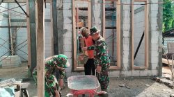 Babinsa Koramil 0810/20 Ngluyu Bantu Pembangunan Rumah Warga Desa Sugihwaras