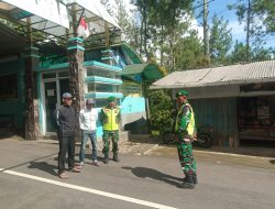 TNI AD Laksanakan Pengamanan Wisata Air Terjun Sedudo Saat Libur Idul Fitri 1447 H