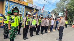 TNI AD BERSINERGI DENGAN POLRI DAN INSTANSI TERKAIT, AMANKAN ARUS MUDIK DI POS TERPADU NGANJUK