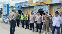 BABINSA KORAMIL 0810/13 LENGKONG BERSAMA POLRI DAN INSTANSI TERKAIT AMANKAN ARUS MUDIK LEBARAN DI NGANJUK