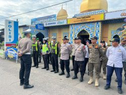 BABINSA KORAMIL 0810/13 LENGKONG BERSAMA POLRI DAN INSTANSI TERKAIT AMANKAN ARUS MUDIK LEBARAN DI NGANJUK