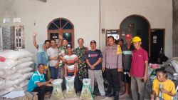 Dukung Ketahanan Pangan Nasional, Babinsa Koramil 0810/15 Rejoso Dampingi Pembagian Bibit Kedelai di Desa Ngadiboyo