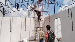 Tetap Semangat di Bulan Ramadhan, Babinsa Koramil 0810/20 Ngluyu Dampingi Pembangunan KDKMP di Desa Sugihwaras