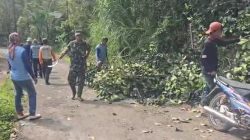 BABINSA KORAMIL 0810/18 NGETOS GELAR JUM’AT BERSIH, AJAK WARGA PEDULI LINGKUNGAN