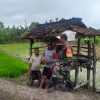 Babinsa Koramil 0810/20 Ngluyu Serma Kusminto Laksanakan Komsos Bersama Petani Desa Sugihwaras