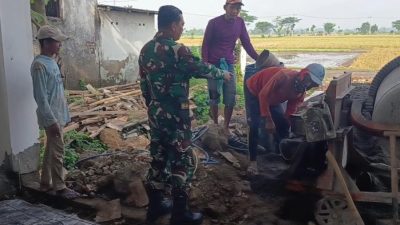 Babinsa Koramil 0810/10 Tanjunganom Monitoring Pembangunan KDKMP di Desa Demangan