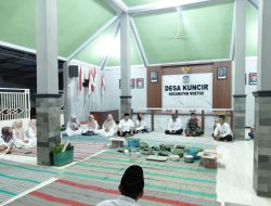 BABINSA HADIRI KEGIATAN TASYAKURAN DESA, MEMPERERAT KEBERSAMAAN DENGAN MASYARAKAT