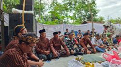 BABINSA KORAMIL 0810/08 BARON MANFAATKAN KEGIATAN NYADRAN UNTUK PERKUAT KOMSOS DENGAN WARGA
