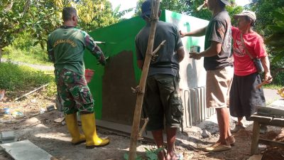 BABINSA KORAMIL 0810/18 NGETOS BERSAMA WARGA BANGUN DEKER AIR BERSIH UNTUK HADAPI MUSIM KEMARAU