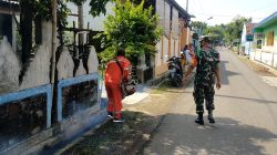 BABINSA KORAMIL 0810/02 BAGOR BERSAMA DINKES DAN PEMDES LAKSANAKAN FOGGING CEGAH DBD DI DESA GIRIREJO