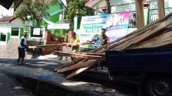Babinsa Desa Bareng Bersama Warga Distribusikan Material RTLH, Wujud Nyata Kepedulian TNI AD Terhadap Kesejahteraan Masyarakat