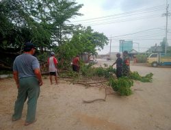 BABINSA DESA GEBANGKEREP BERSAMA WARGA GELAR KERJA BAKTI, WUJUD NYATA KEMANUNGGALAN TNI DENGAN RAKYAT