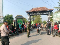 Babinsa Koramil 0810/07 Wilangan Bersama Bhabinkamtibmas Amankan Keberangkatan Massa Pagar Nusa Menuju PN Nganjuk