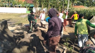 BABINSA DESA KUNCIR BERSAMA WARGA GELAR KERJA BAKTI PERBAIKAN JALAN UNTUK TINGKATKAN AKSESIBILITAS MASYARAKAT