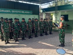 Antisipasi Anggota Bermain Judol, Danramil 0810/15 Rejoso Laksanakan Pengecekan Ponsel Anggota Saat Apel Pagi