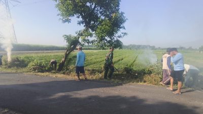 BABINSA DESA NGLUNDO PELAKSANAKAN KARYA BAKTI PEMBERSIHAN LINGKUNGAN DI DUSUN JOPATRAN