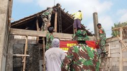 Babinsa  Selorejo Bersama Anggota Koramil  Bagor Gotong Royong Bantu Pembangunan RTLH Warga