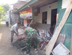Babinsa Koramil 0810/08 Baron Rehap RTLH di Ds. Garu, Kec. Baron, Kab. Nganjuk