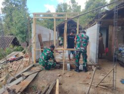 Babinsa Koramil 0810/05 Sawahan Dampingi Renovasi Rutilahu Bantuan Gubernur Jatim, Wujud Kepedulian TNI kepada Masyarakat