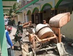 Babinsa Koramil 0810/02 Bagor Bersama Warga Gotong Royong Bangun Masjid di Desa Sekarputih