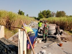 Babinsa Sukomoro Genjot Percepatan Pembangunan Jembatan Merah Putih di Desa Nglundo