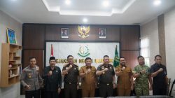 Dandim 0810/Nganjuk Bersama Forkopimda Sambut Kunjungan Kajati Jawa Timur di Kejaksaan Negeri Nganjuk