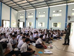 Tanamkan Jiwa Nasionalisme Sejak Dini,  Koramil   Berbek Berikan Materi Wawasan Kebangsaan kepada Peserta MPLS SMAN 1 Berbek