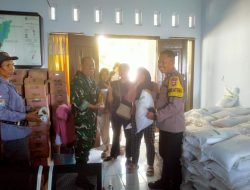 BABINSA DESA KLODAN DAMPINGI PENYALURAN BANTUAN PANGAN