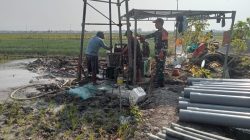 Babinsa Koramil 0810/15 Rejoso Bersama PPL Monitoring Pengeboran Irigasi Perpompaan (Irpom) di Wilayah Binaan