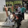 Warga Semanding Sambut Gembira Pembangunan Sumur Air Bersih Bantuan TNI