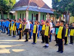 Babinsa Latih PBB Siswa SDN Lambangkuning Menjelang HUT RI ke-81