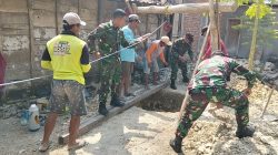 GOTONG ROYONG TNI DAN WARGA, BERSAMA GALI SUMUR UNTUK DUKUNG KETERSEDIAAN AIR BERSIH