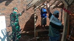 Babinsa Koramil 0810/05 Sawahan melaksanakan kegiatan kerja bakti bersama masyarakat di Desa Sawahan