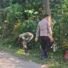 Jumat Bersih, Babinsa Warujayeng Ajak Warga Sulap Jalan Rowo Bulurejo Jadi Bersih dan Asri